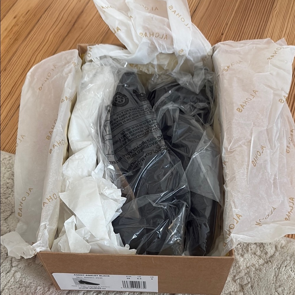 NWT - ALOHAS Black Agent Anklet Heels - Picture 8 of 9